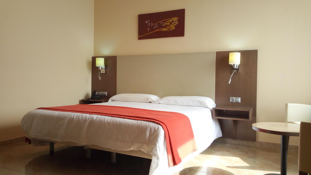 Hotel Le Petit Bateau Conakry Ngoại thất bức ảnh