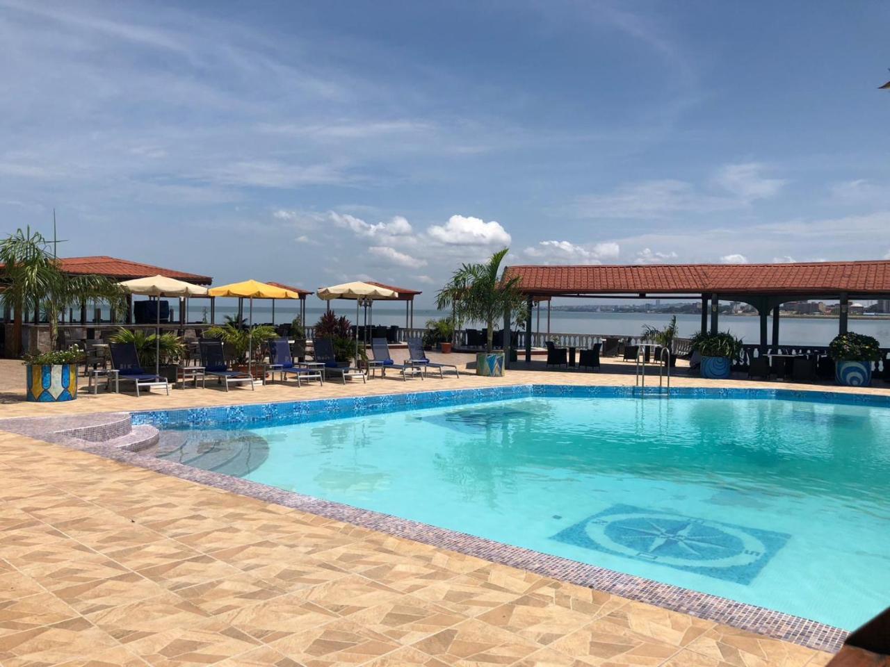 Hotel Le Petit Bateau Conakry Ngoại thất bức ảnh