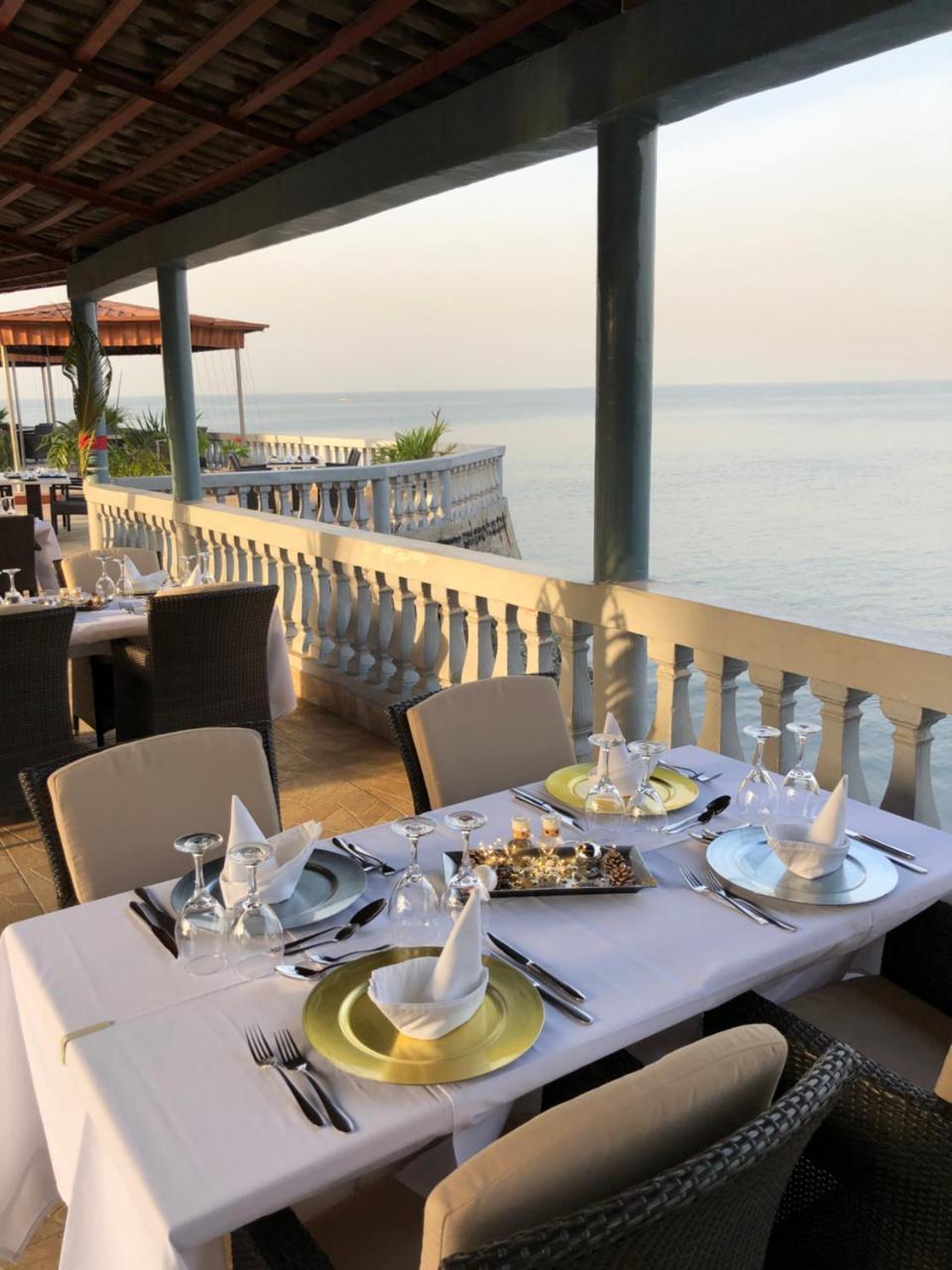 Hotel Le Petit Bateau Conakry Ngoại thất bức ảnh